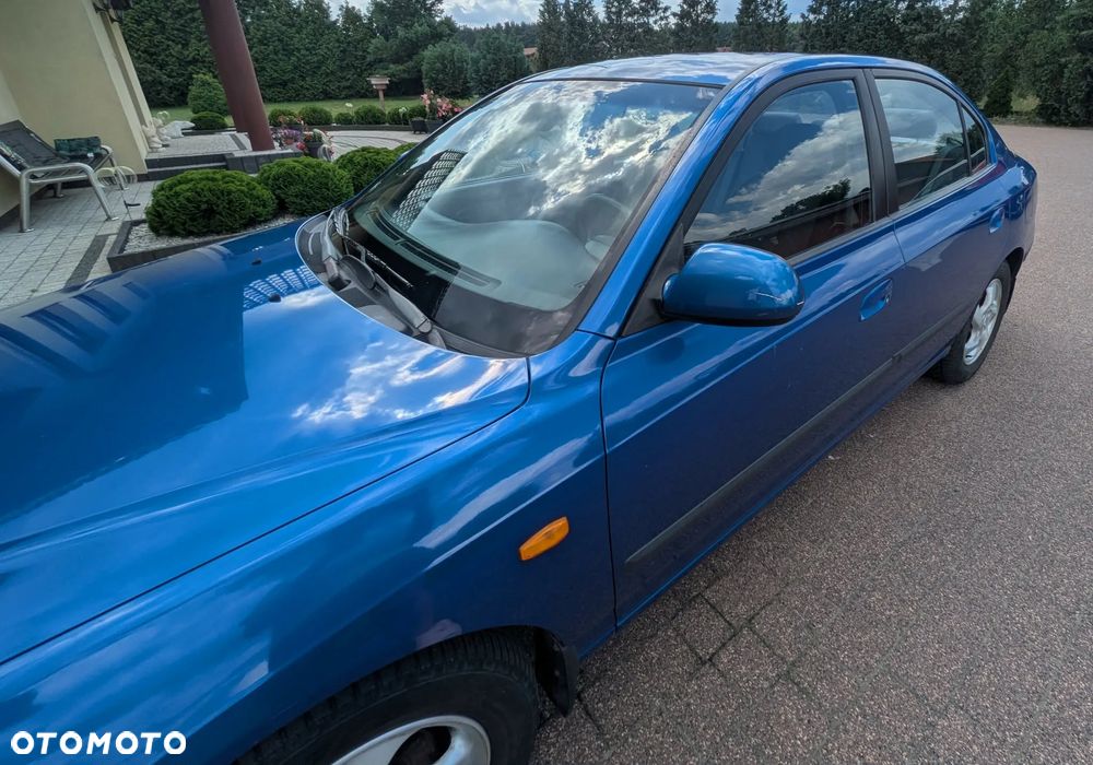 Hyundai Elantra 1.6 Comfort - 11