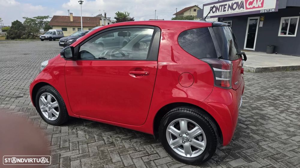 Toyota iQ 1.0 VVT-i - 8