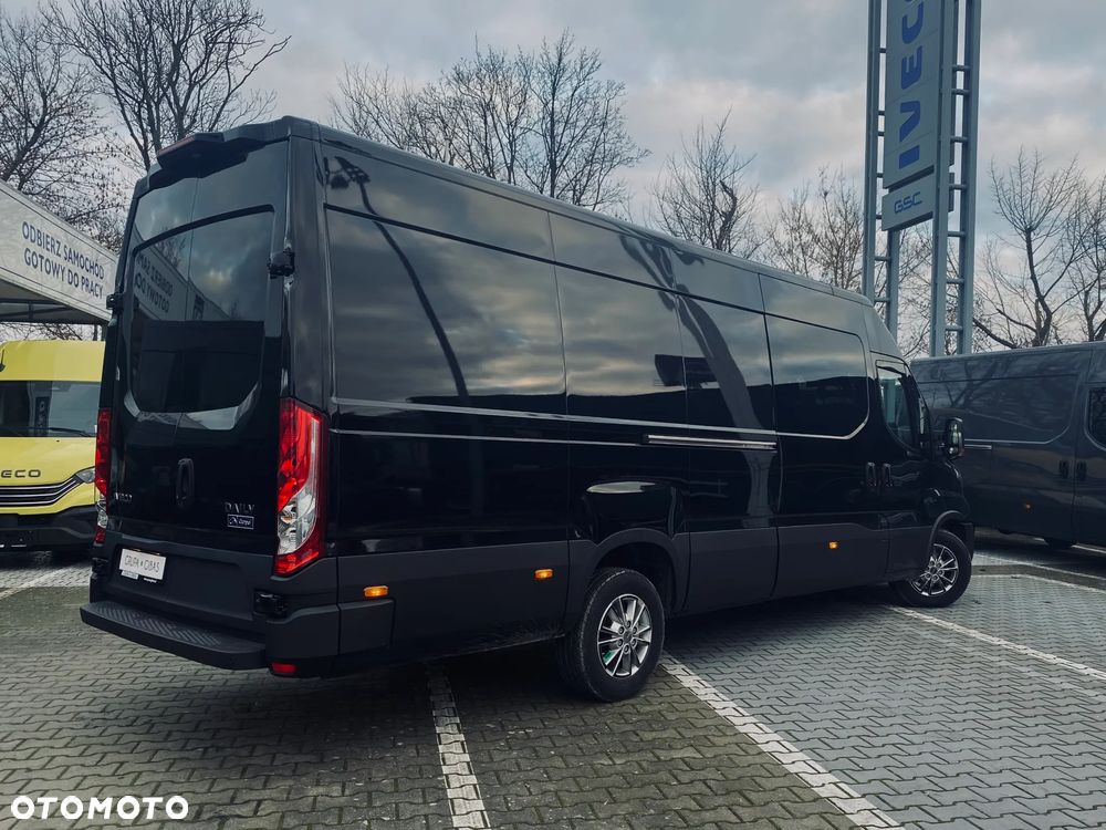 Iveco Daily 35S18HA8 V 3.0 Diesel 180KM AT8 Furgon Brygadowy L4H2 - 14