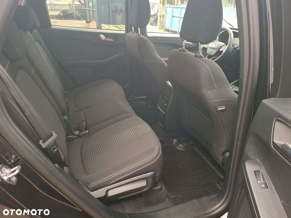 Ford Kuga - 8