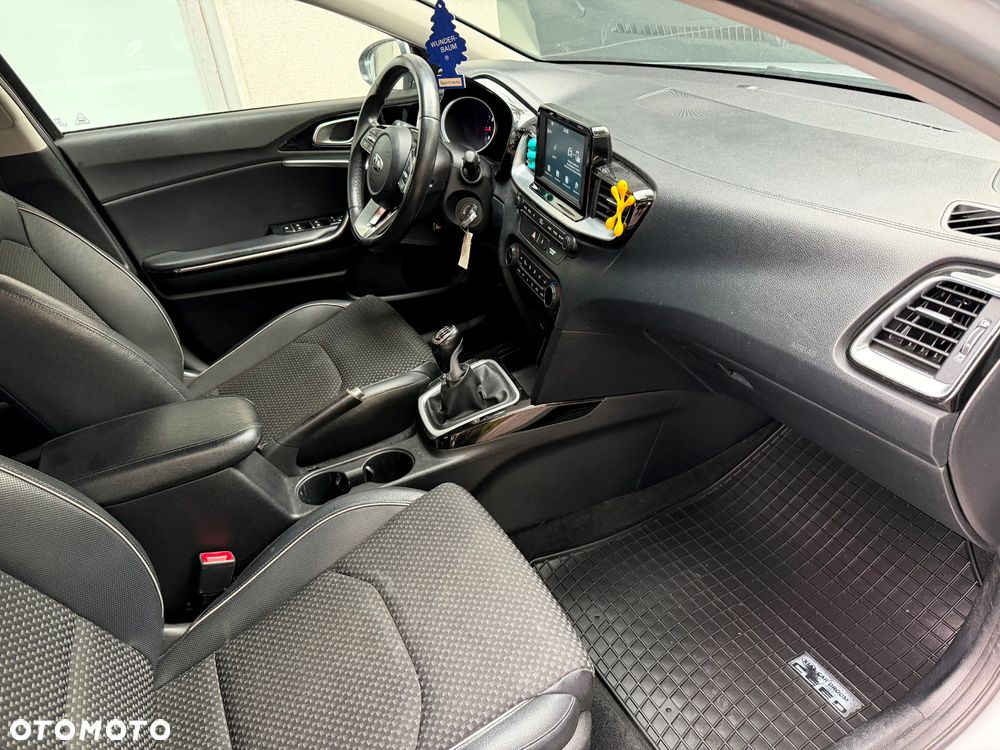 Kia Ceed 1.6 CRDi L Business Line - 23