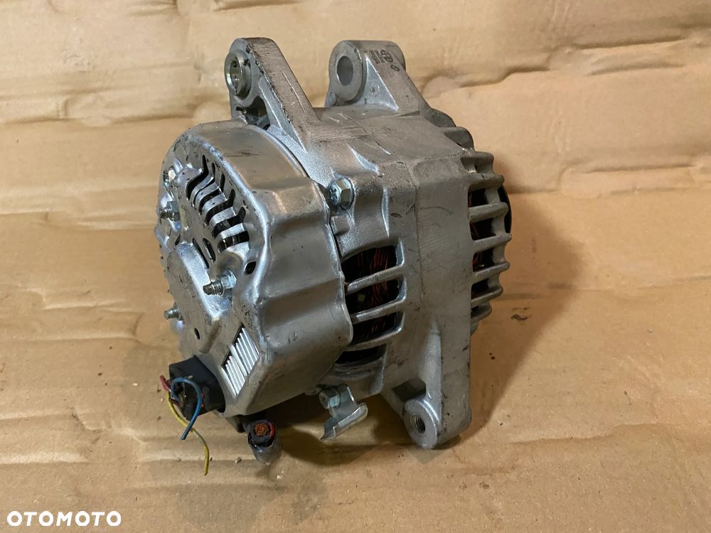 Alternator Toyota Yaris 1.3b OE - 10