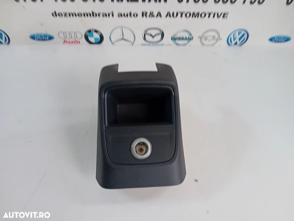 Priza 12V Ornament Spate Cotiera Audi A3 8V An 2012-2020 - 2