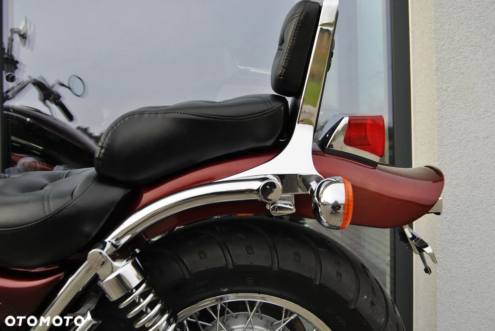 Suzuki Intruder - 18