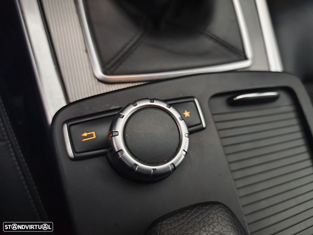 Mercedes-Benz E 220 BlueTEC Avantgarde - 25