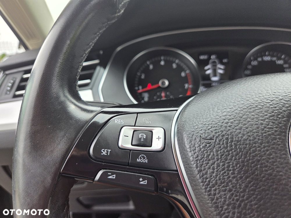 Volkswagen Passat 1.4 TSI BMT Comfortline - 10