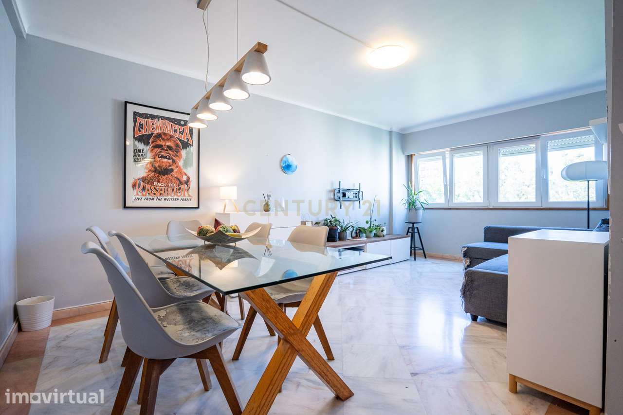 Apartamento T3 em Santo António dos Cavaleiros - Grande imagem: 4/30