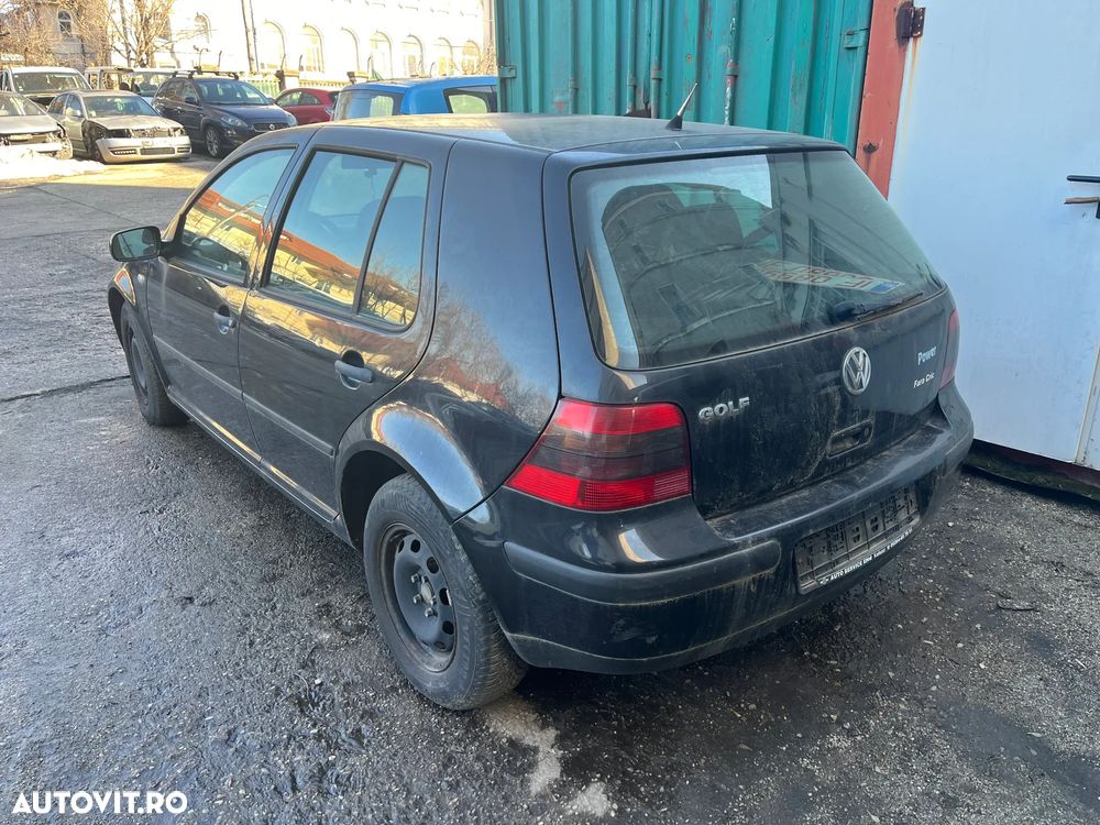 Dezmembrez VW Volkswagen Golf 4 negru 1,4 benzina BCA 2002 - 6