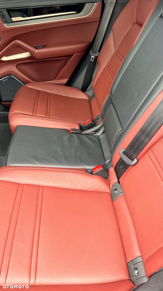 Porsche Cayenne - 12