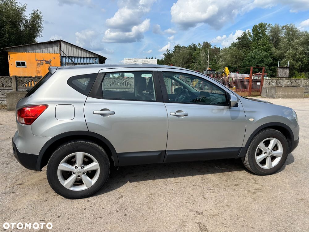 Nissan Qashqai 2.0 4x4 Tekna - 4