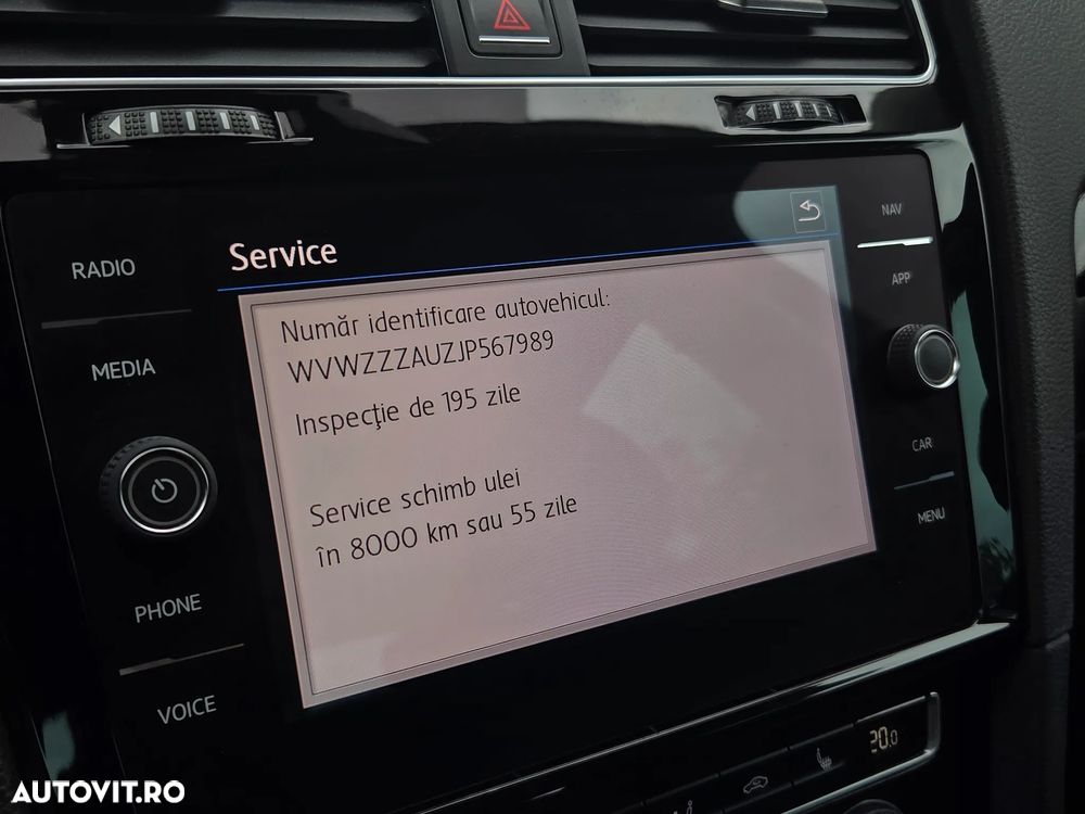 Volkswagen Golf 1.6 TDI DSG Sound - 11