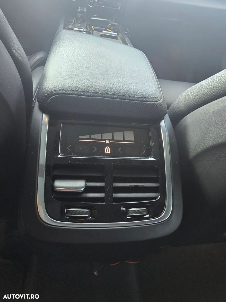 Volvo XC 60 D5 AWD Geartronic Inscription - 25