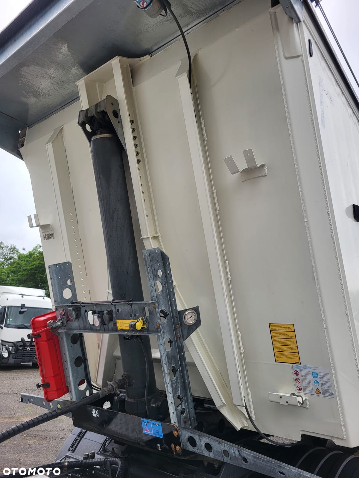 Schmitz Cargobull GOTHA SGF PODNOSZONA OŚ - 7