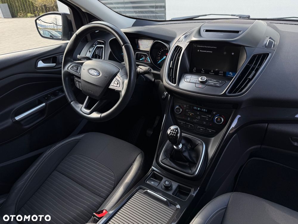 Ford Kuga 1.5 EcoBoost 2x4 Titanium - 29