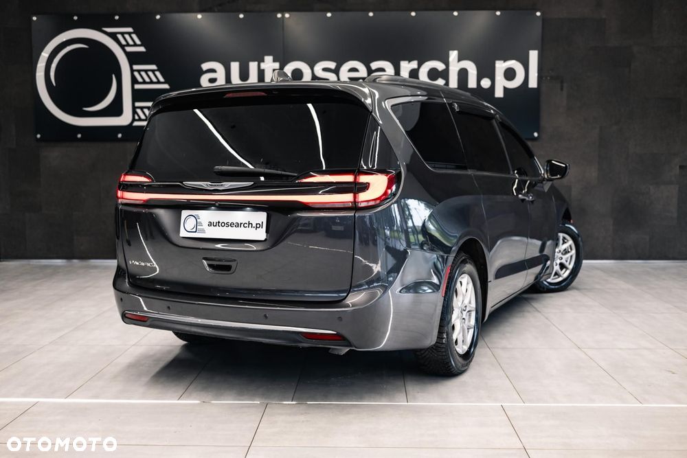 Chrysler Pacifica - 5