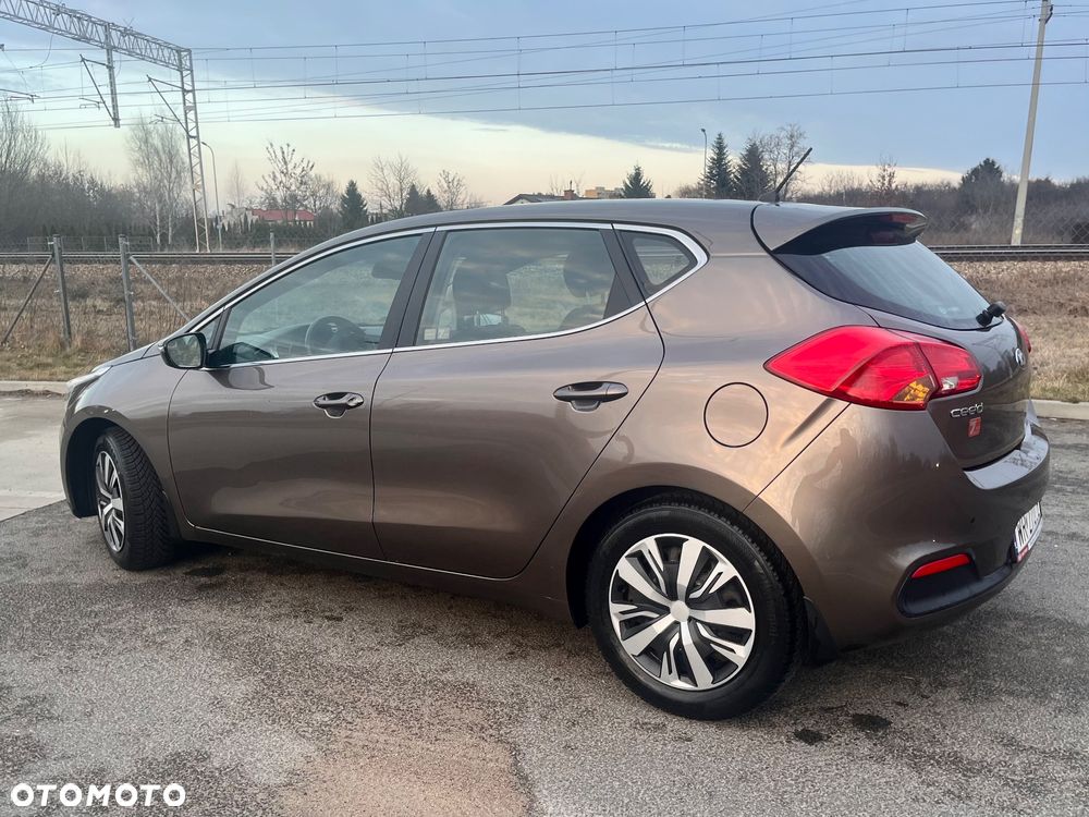 Kia Ceed 1.6 GDI L - 12