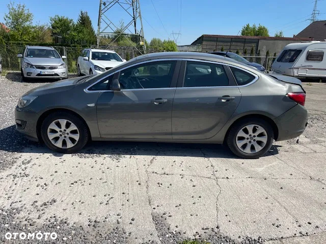 Opel Astra IV 1.4 T Business EU6 - 7