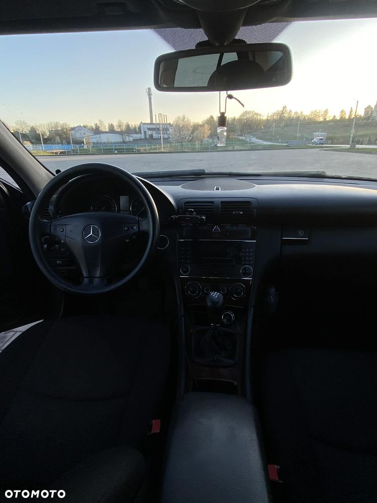 Mercedes-Benz Klasa C 180 T Kompressor Classic - 8