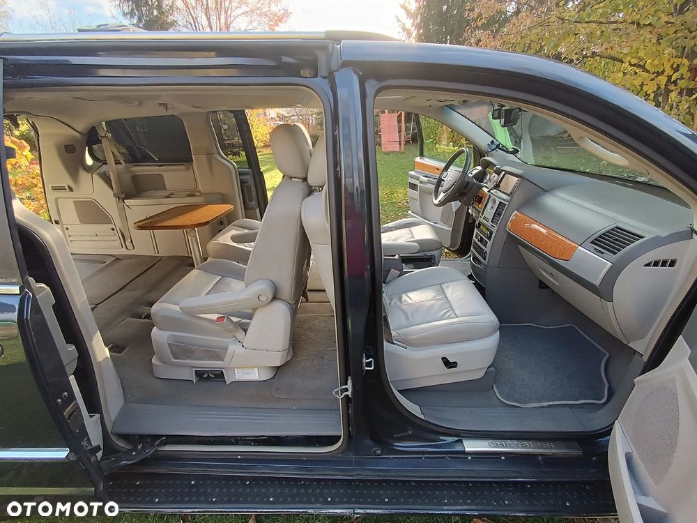 Chrysler Town & Country 4.0 Limited - 18