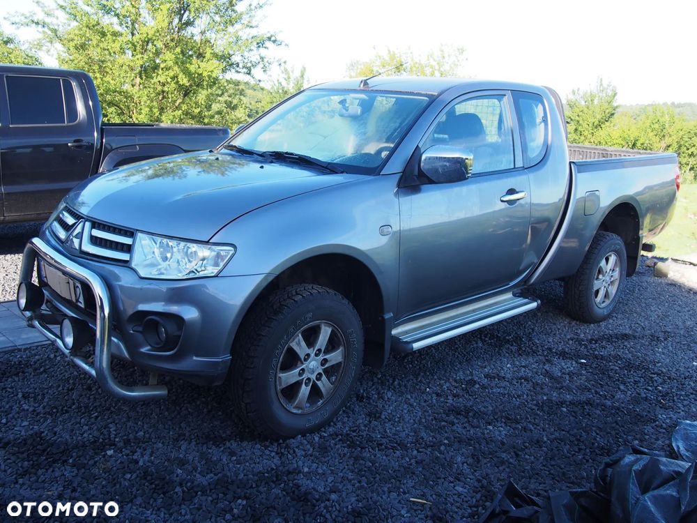Mitsubishi L200 Pick Up 4x4 DPF Club Cab - 2