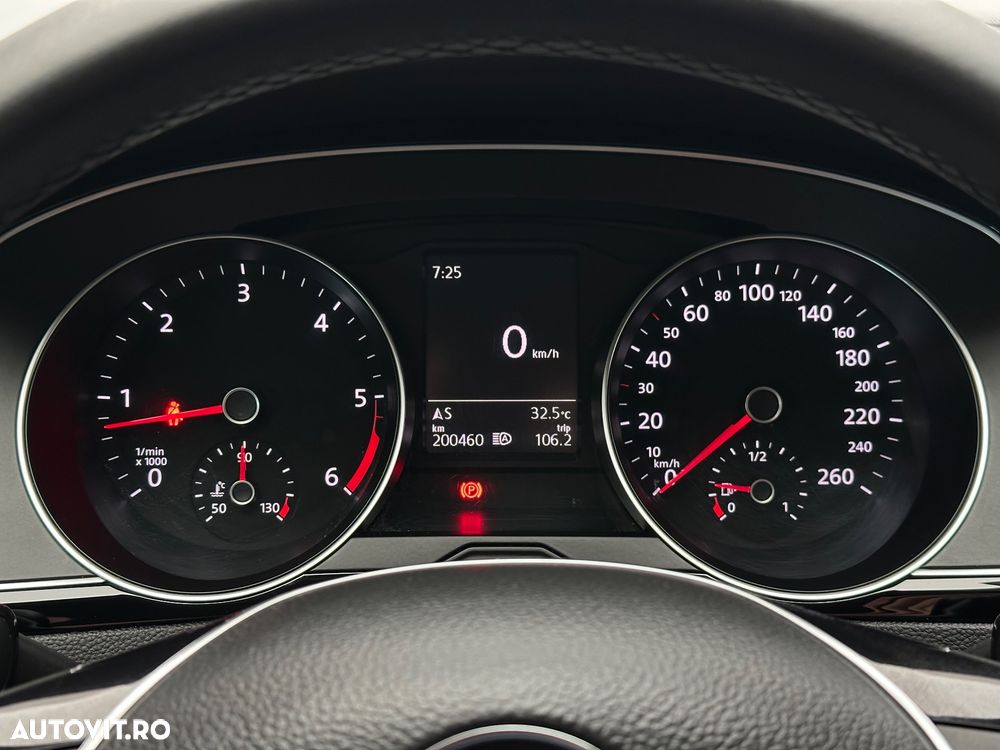 Volkswagen Passat 2.0 TDI Comfortline - 12