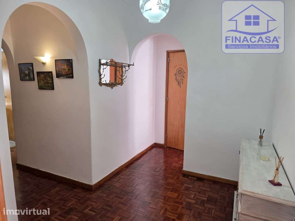 Apartamento T4 com boas áreas e excelente localização - Montalvão(S... - Grande imagem: 3/28