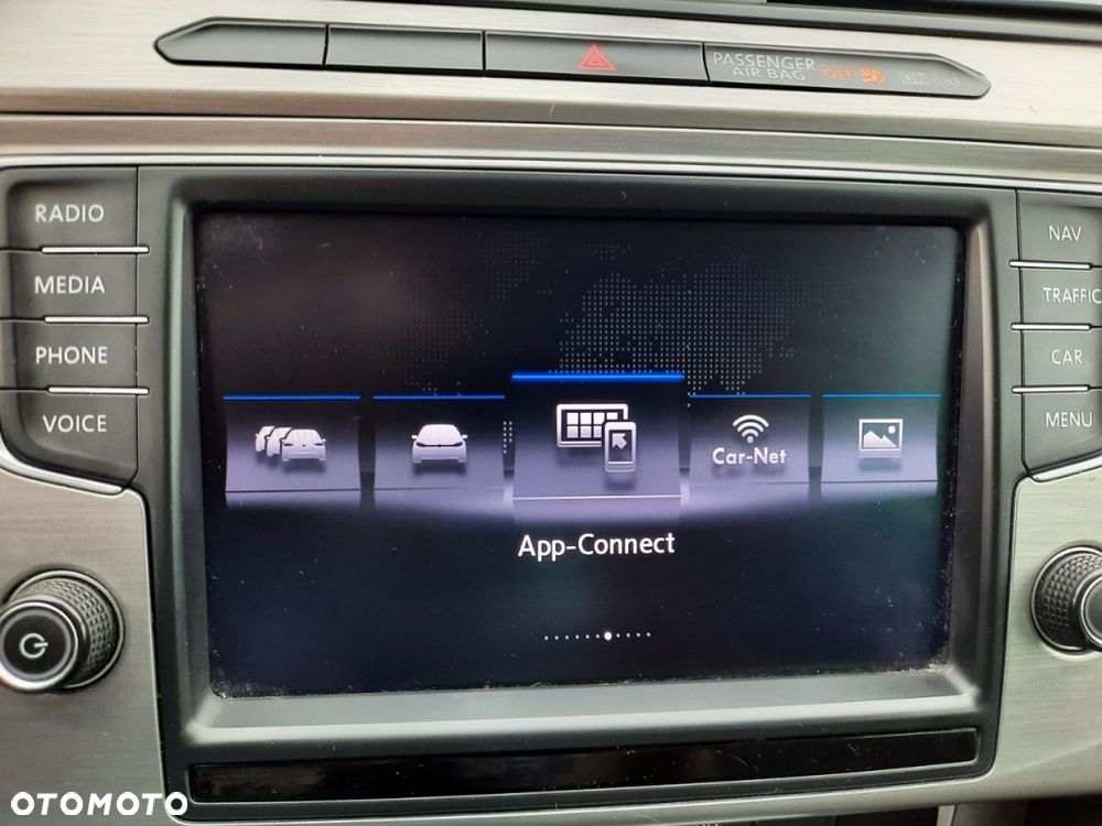 Volkswagen Passat - 33