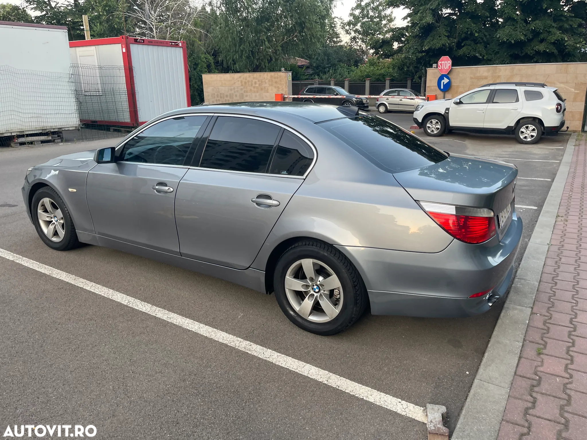 BMW Seria 5 520i - 4