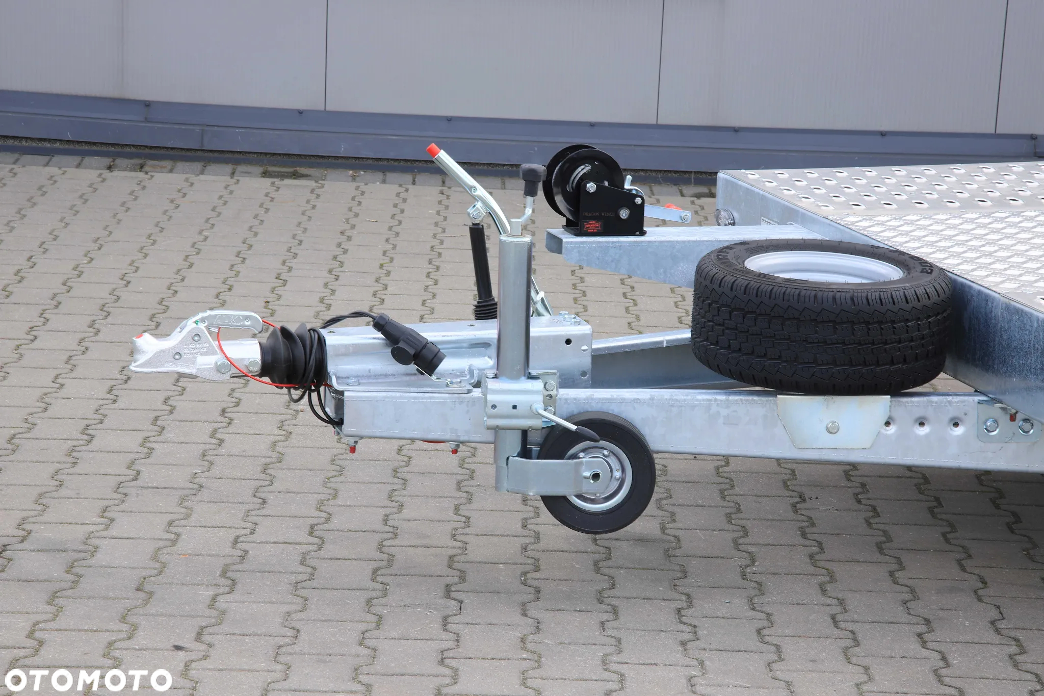 Niewiadów Jupiter 5x2.1+alu ryfel 3 osie DMC 3500 kg Koła 195R10C - 2