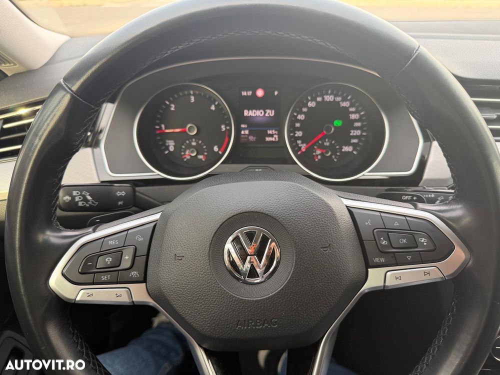 Volkswagen Passat Variant 2.0 TDI DSG Comfortline - 24