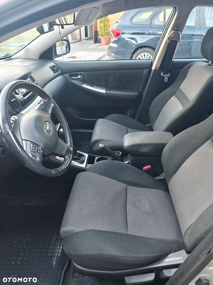 Toyota Corolla 1.6 VVT-i Sol (air6) - 14