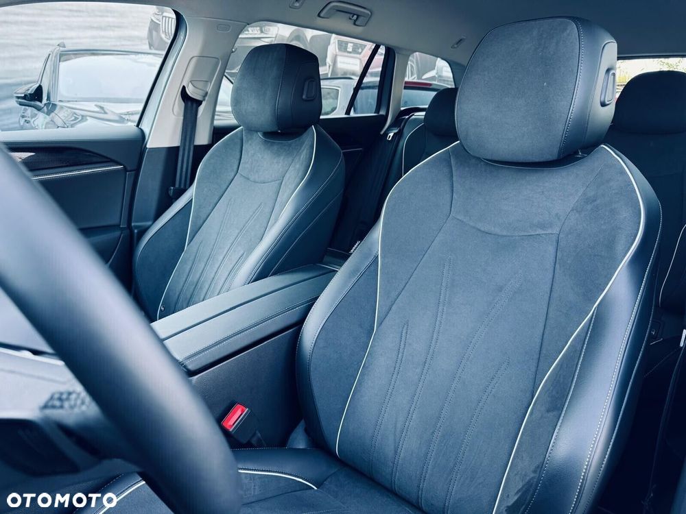 Volkswagen Passat - 12
