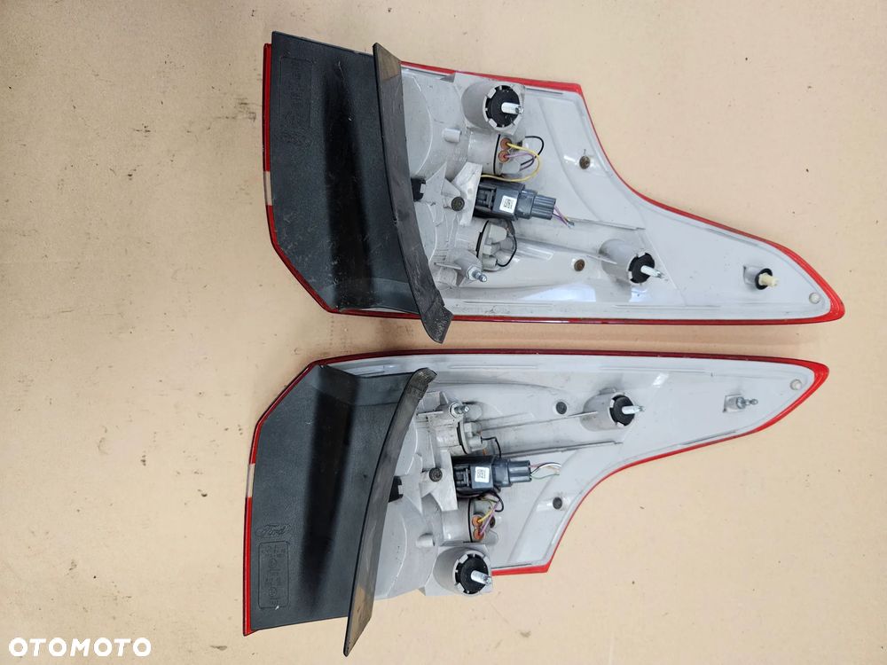 Ford Focus MK3 III kombi lift lampa tylna tył prawa - 4