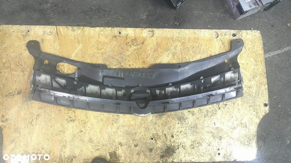 OPEL ASTRA III H ATRAPA GRILL - 2