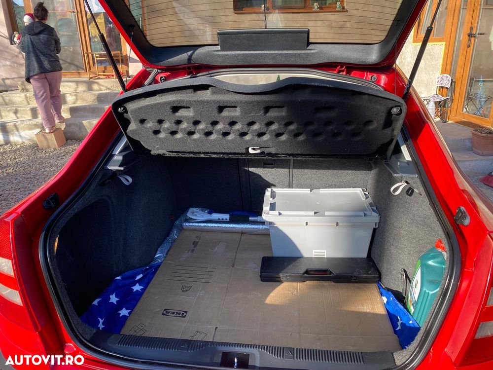 Skoda Octavia 1.6 FSI Classic - 8