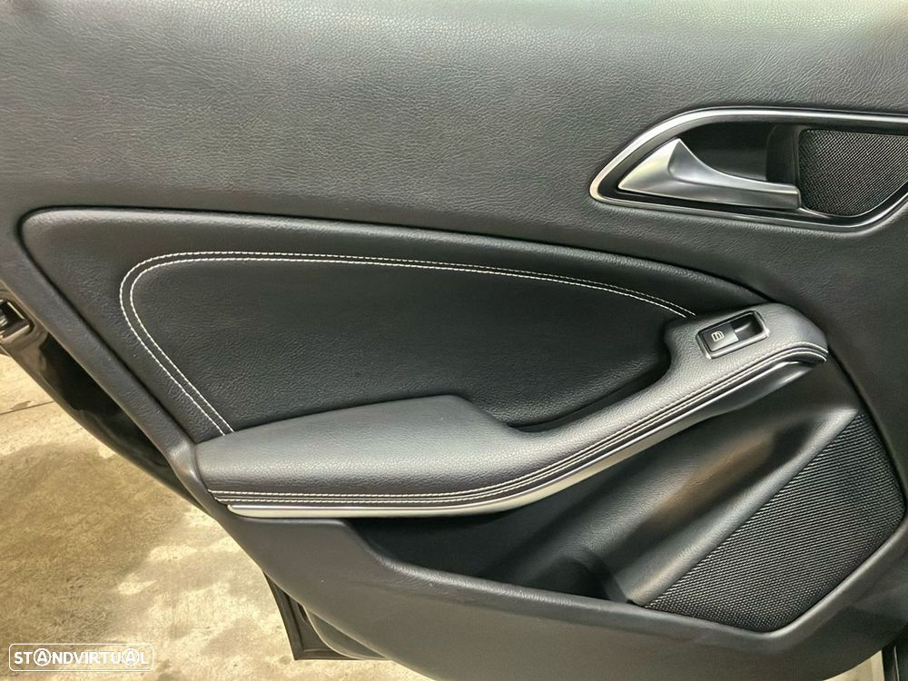Mercedes-Benz GLA 180 - 19