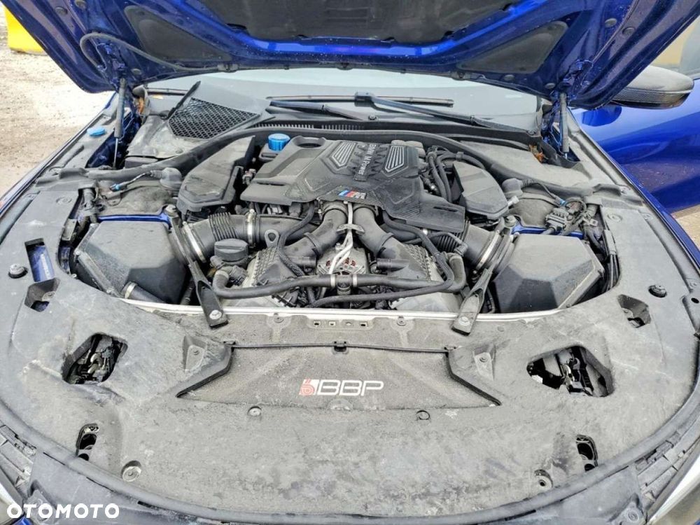 BMW M8 - 8
