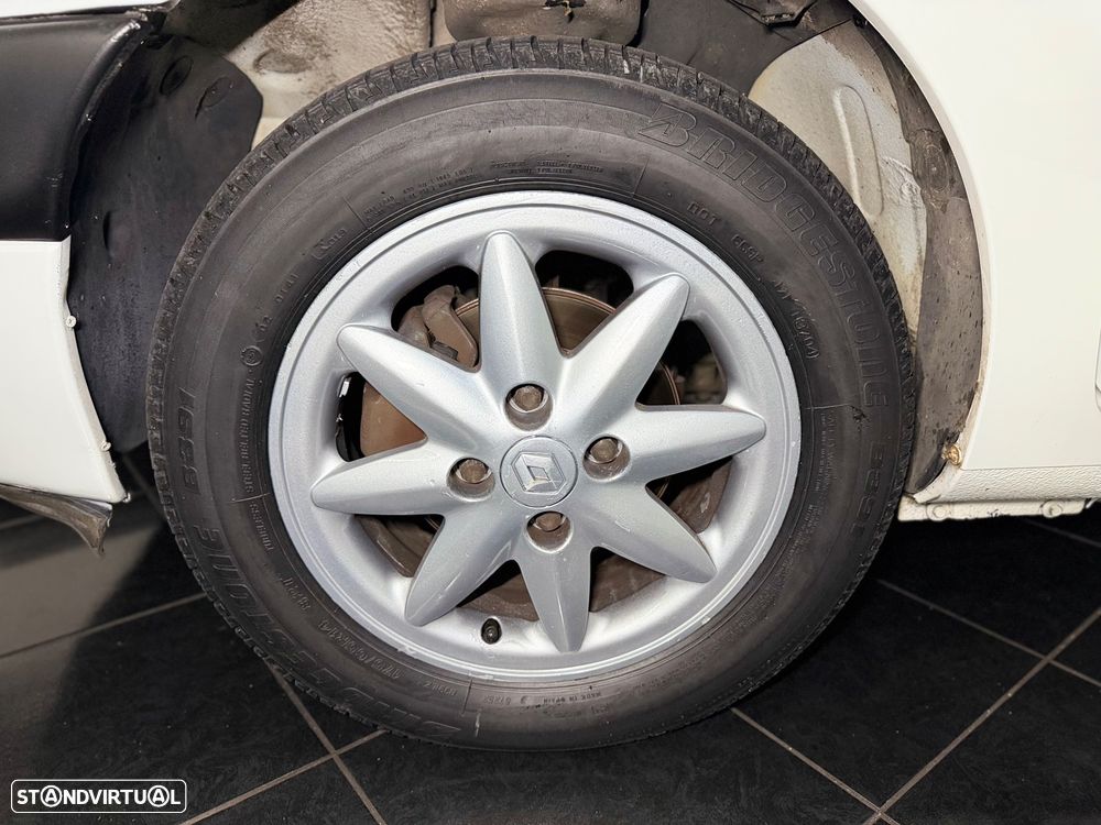 Renault Clio 1.9 D - 11