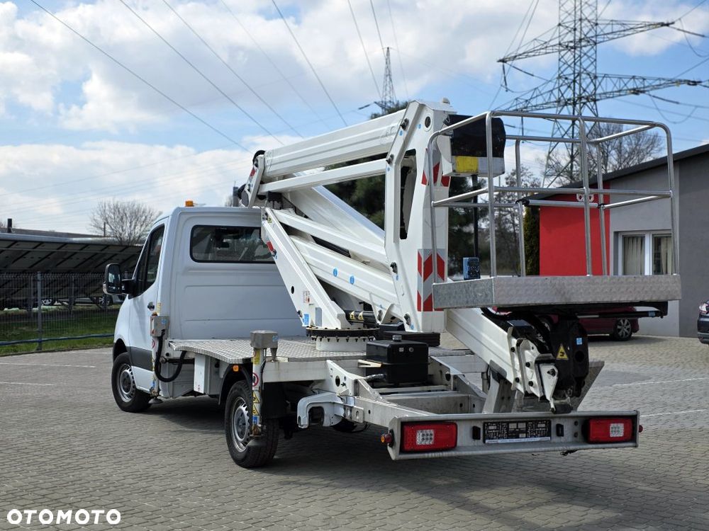 Mercedes-Benz Sprinter - 4