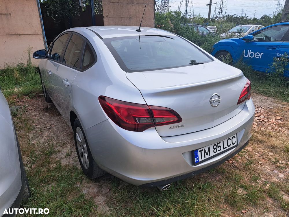 Opel Astra 1.4 Turbo ECOTEC Enjoy - 2