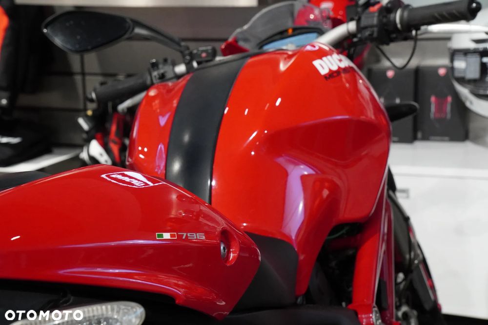 Ducati Monster - 10