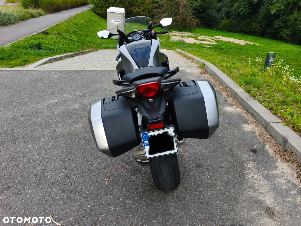 Honda VFR - 4