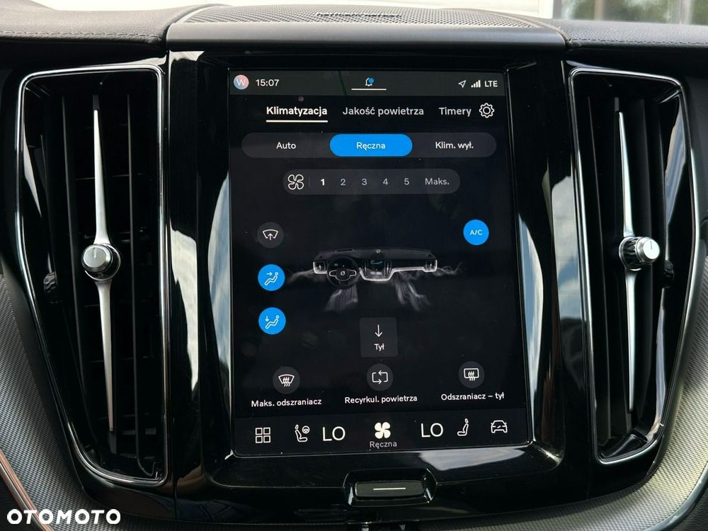 Volvo XC 60 B4 D AWD Ultimate Dark - 30