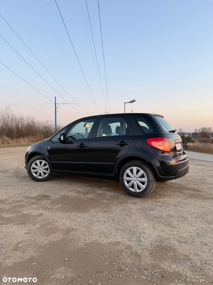 Suzuki SX4 1.5 - 6