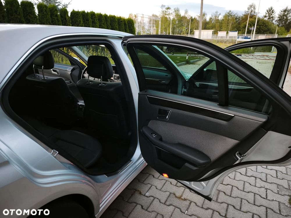 Mercedes-Benz Klasa E 300 CDI DPF BlueEFFICIENCY 7G-TRONIC Avantgarde - 8