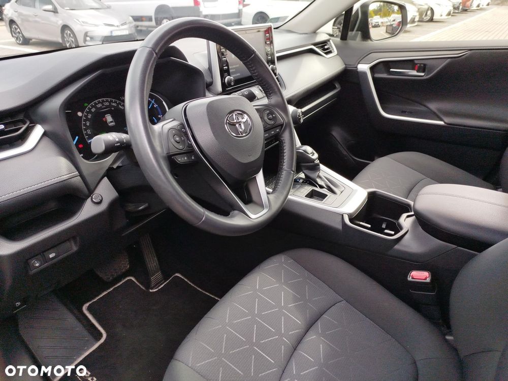 Toyota RAV4 - 10