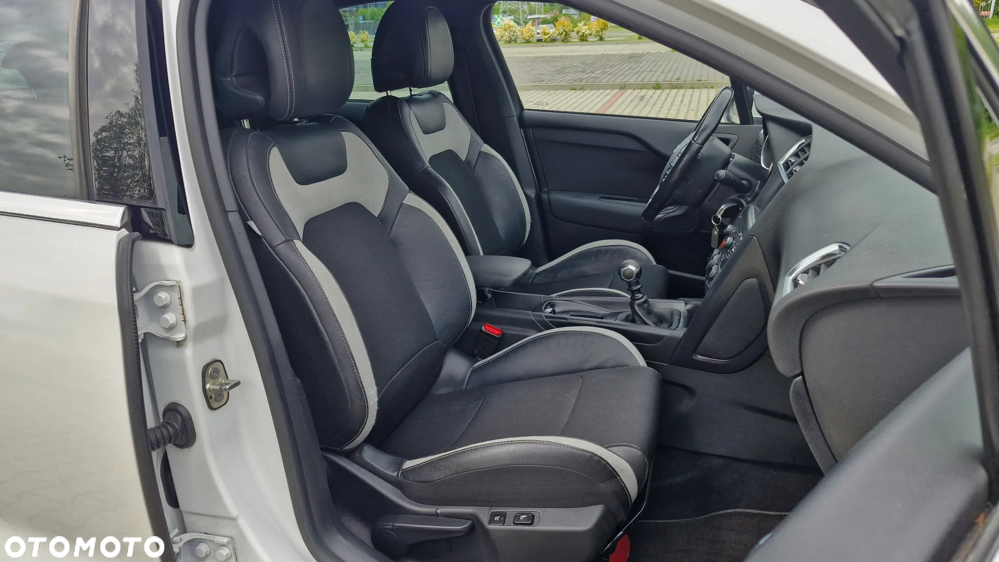 Citroën DS4 e-HDi 115 SoChic - 17