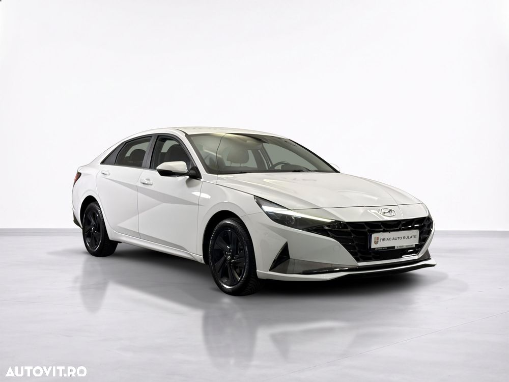 Hyundai Elantra - 8