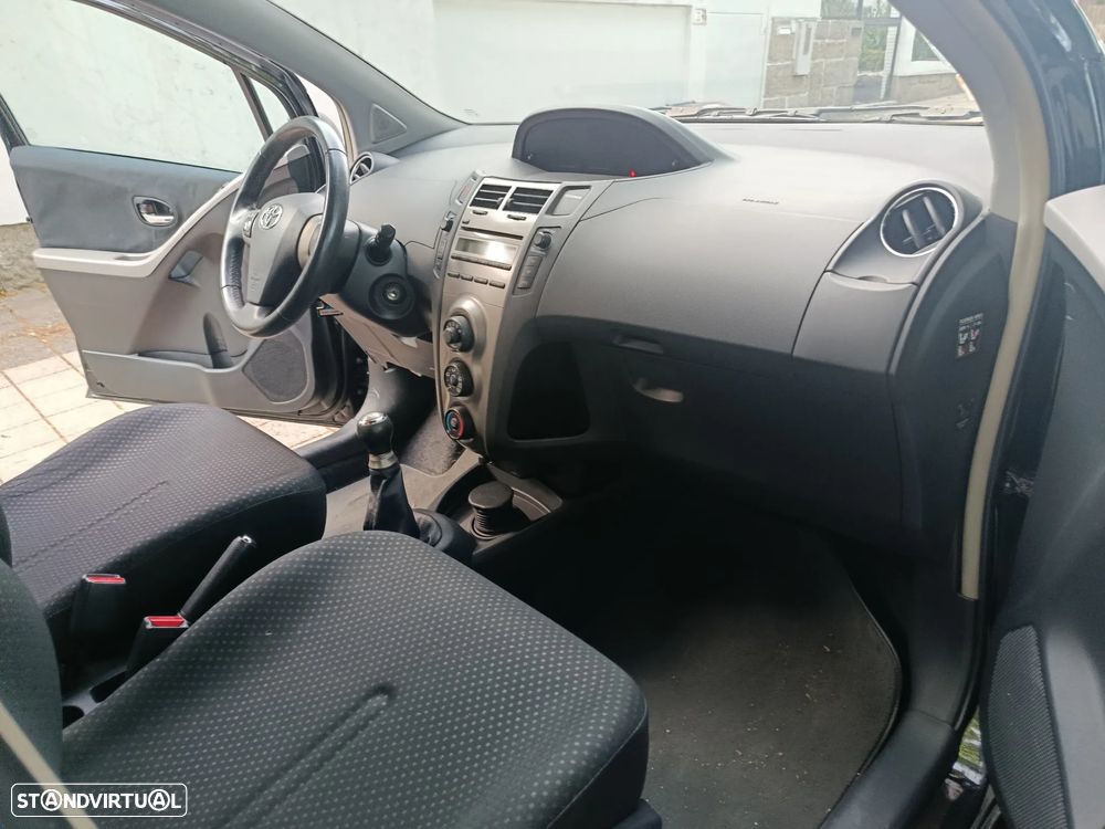 Toyota Yaris 1.0 VVT-i ACtive+AC - 13