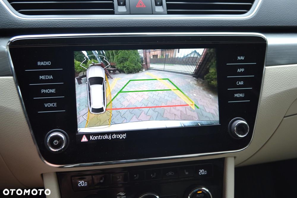 Skoda Superb 2.0 TDI SCR Style DSG - 5